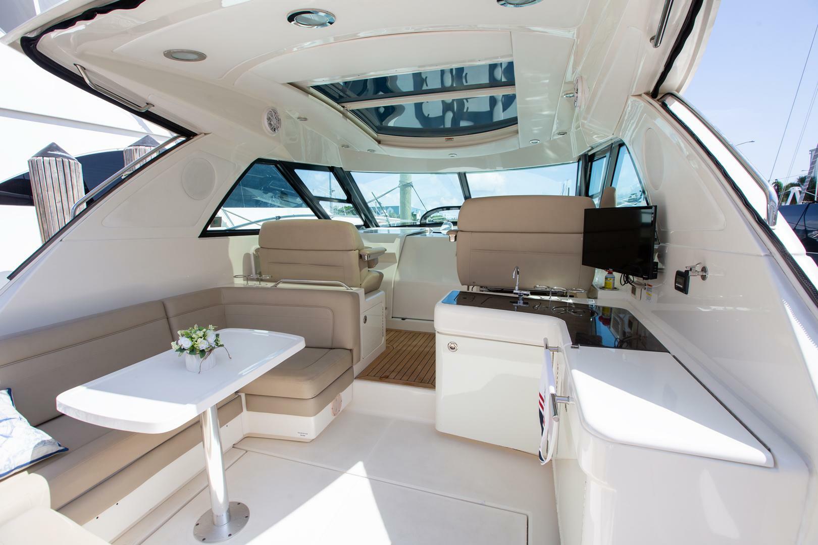 Slide: The Image of Sea Ray 450 Sundancer 2015 - 5385565
