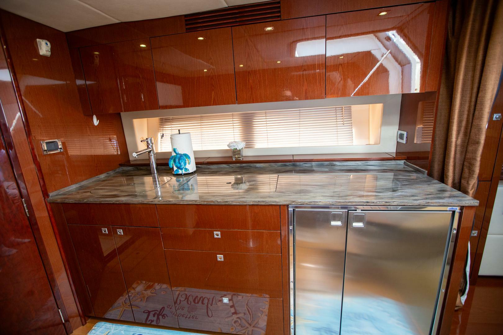 Slide: The Image of Sea Ray 450 Sundancer 2015 - 5385551
