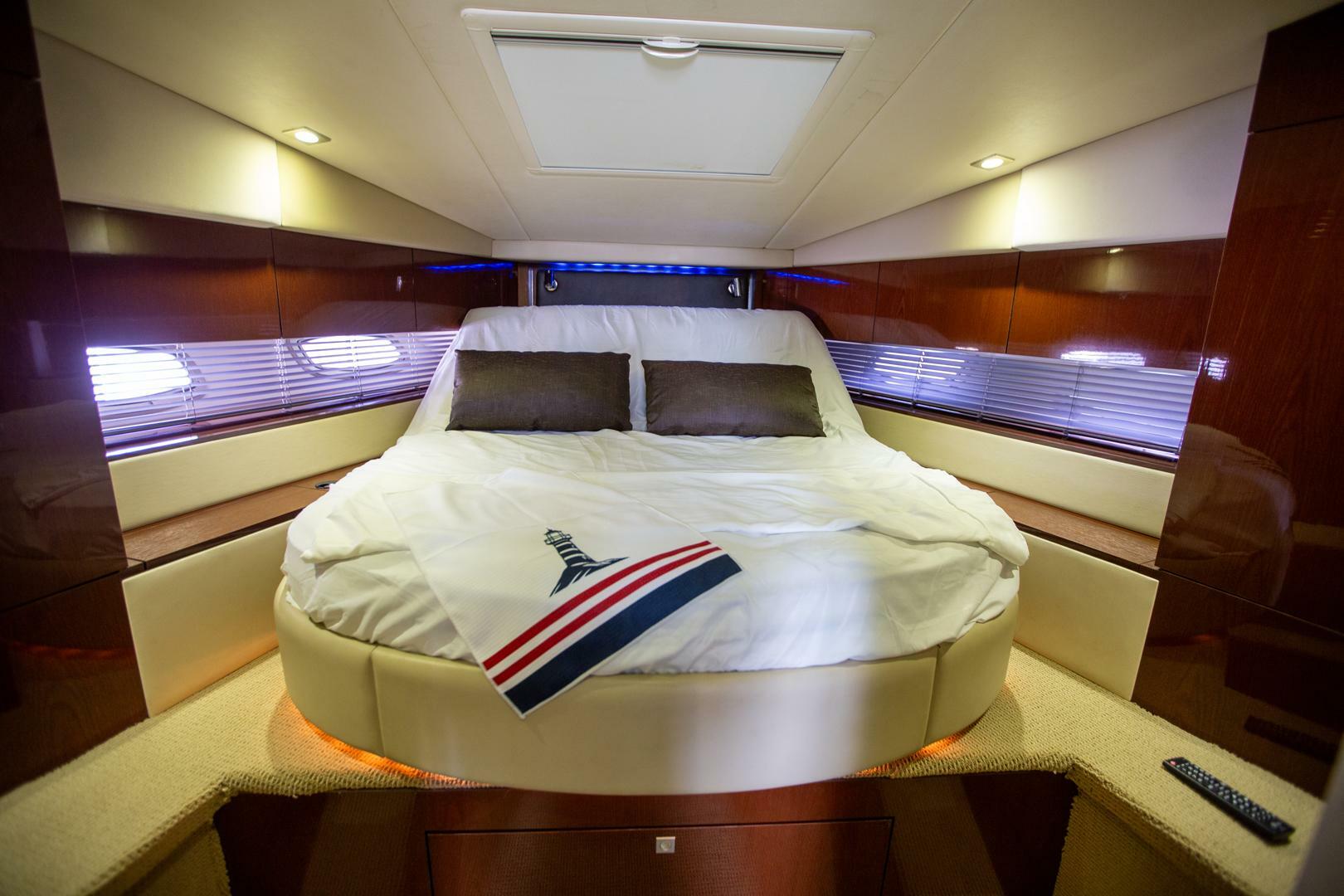 Slide: The Image of Sea Ray 450 Sundancer 2015 - 5385554