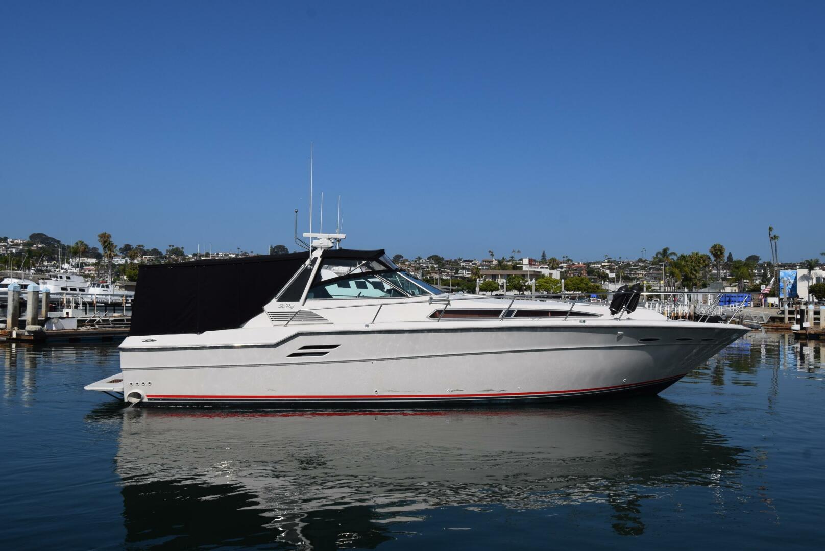 Slide: The Image of Sea Ray 460 Express Cruiser 1985 - 4578044