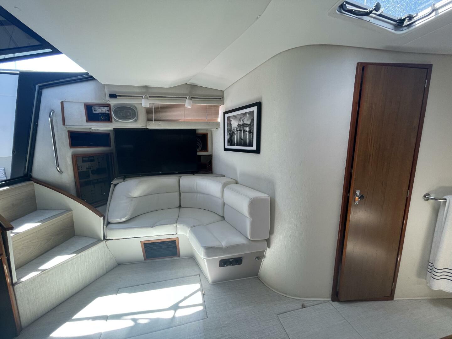 Slide: The Image of Sea Ray 460 Express Cruiser 1985 - 4578239