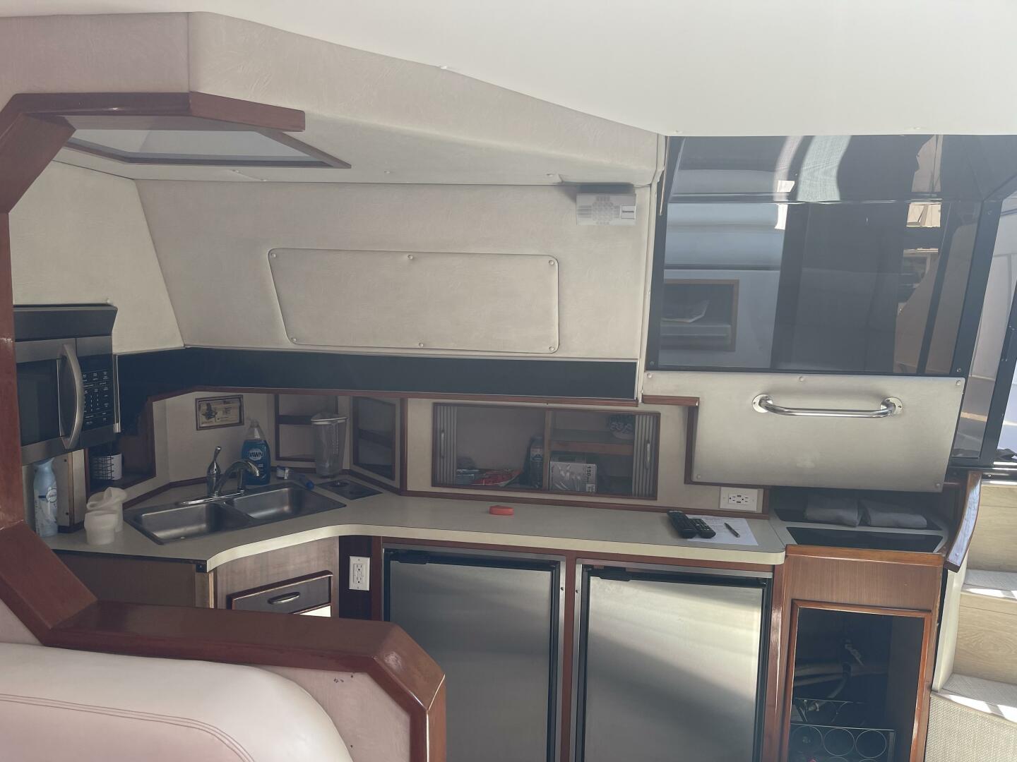Slide: The Image of Sea Ray 460 Express Cruiser 1985 - 4578243