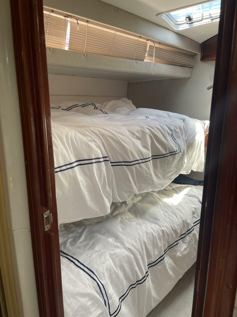 Slide: The Image of Sea Ray 460 Express Cruiser 1985 - 4578249