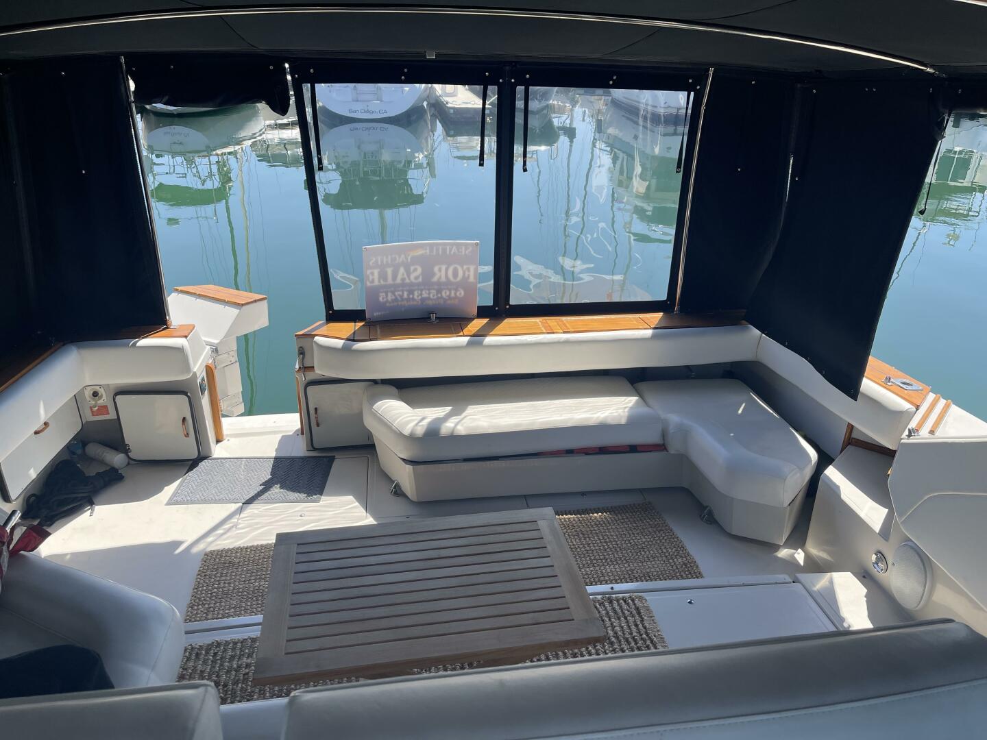 Slide: The Image of Sea Ray 460 Express Cruiser 1985 - 4578231