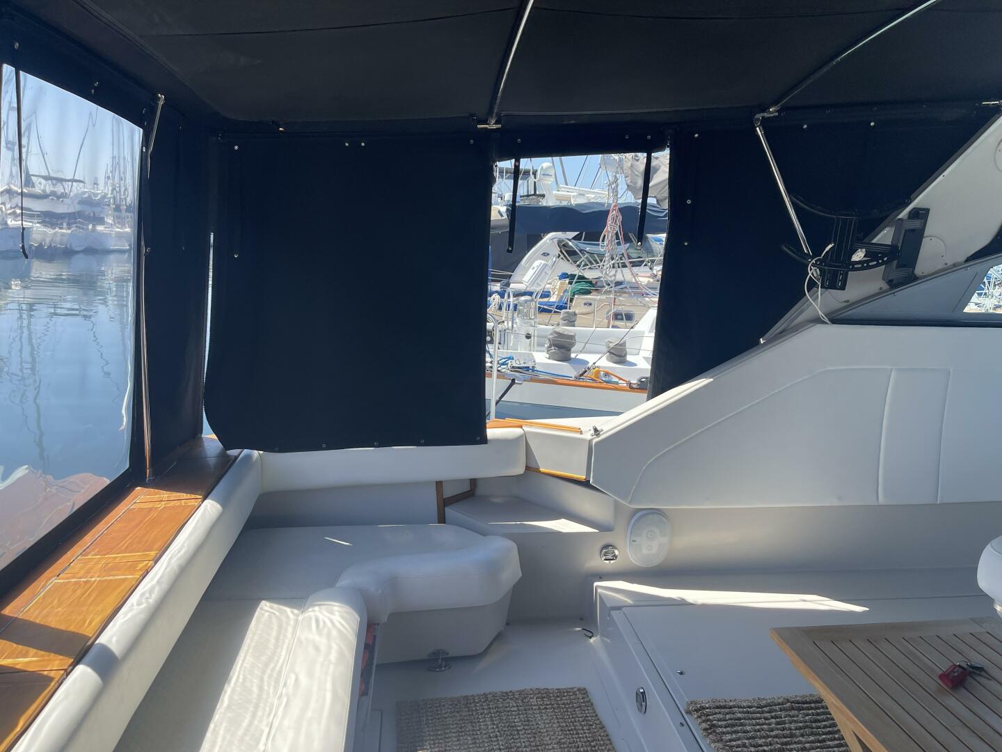 Slide: The Image of Sea Ray 460 Express Cruiser 1985 - 4578232