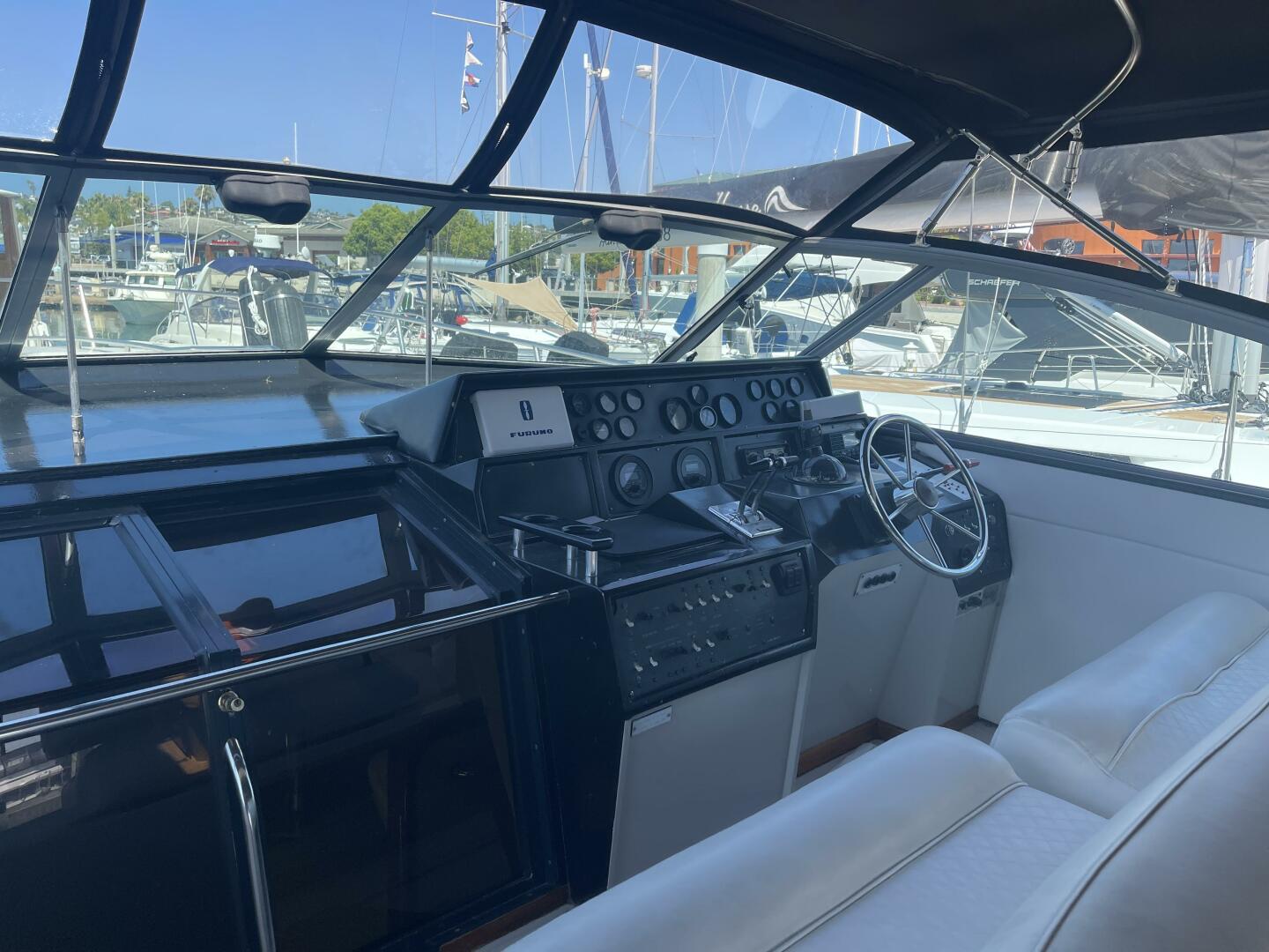 Slide: The Image of Sea Ray 460 Express Cruiser 1985 - 4578236