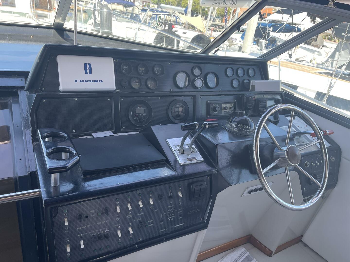 Slide: The Image of Sea Ray 460 Express Cruiser 1985 - 4578237