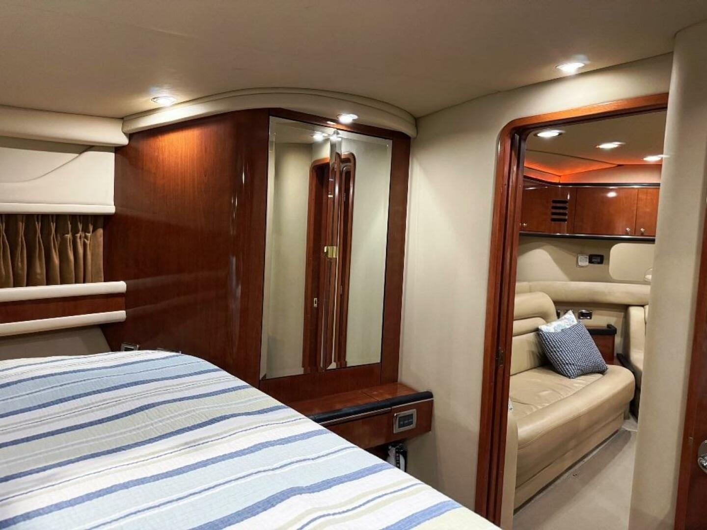Slide: The Image of Sea Ray 460 Sundancer 2003 - 23