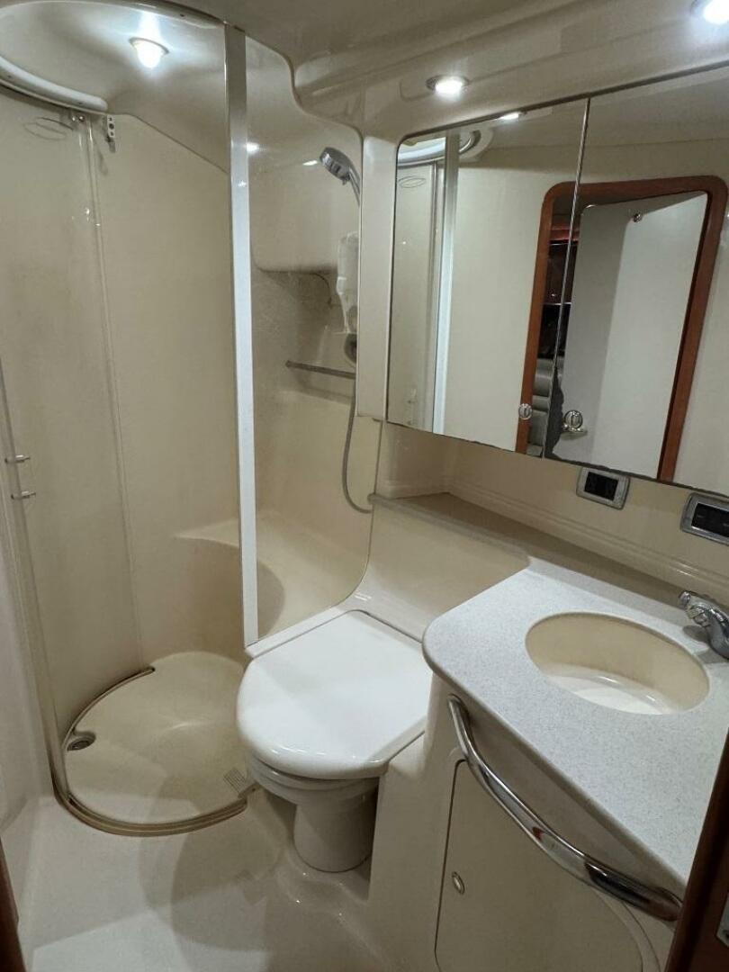 Slide: The Image of Sea Ray 460 Sundancer 2003 - 24