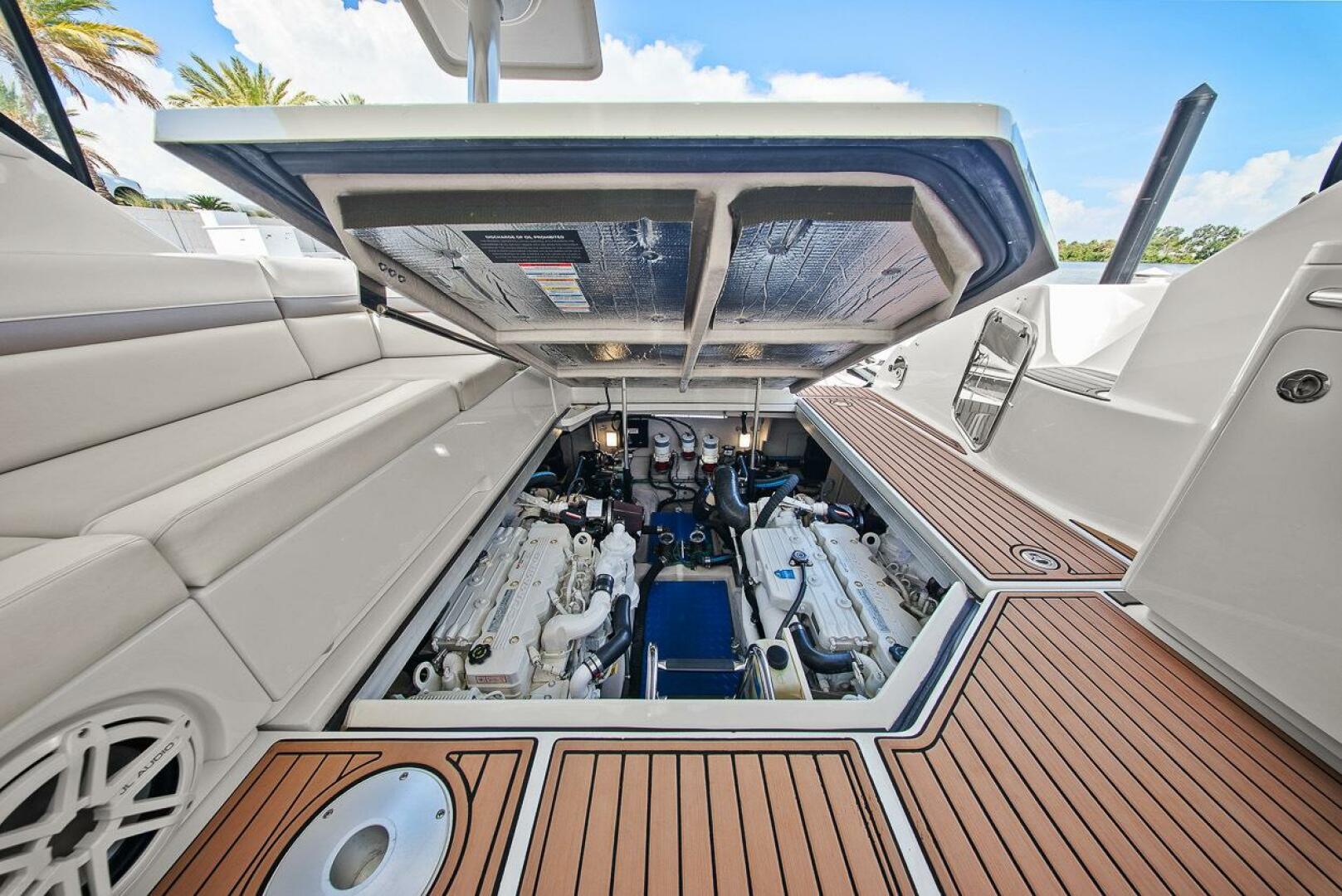 Slide: The Image of Sea Ray 470 Sundancer 2012 - 5538393