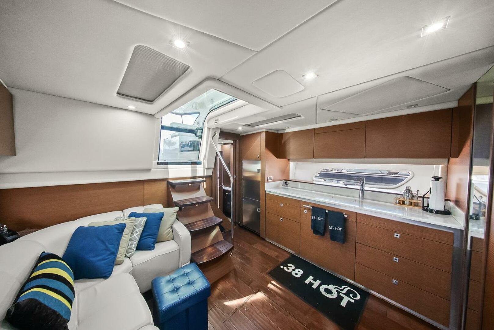 Slide: The Image of Sea Ray 470 Sundancer 2012 - 5538399
