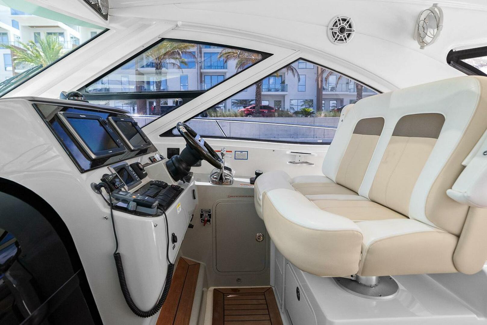 Slide: The Image of Sea Ray 470 Sundancer 2012 - 5538451