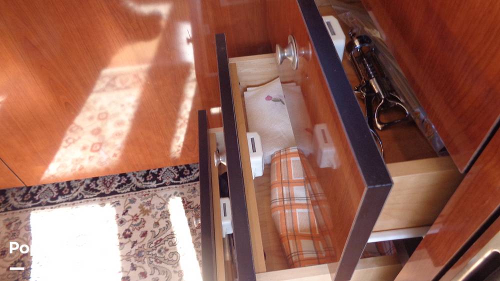 Slide: The Image of Sea Ray 480 Sedan 2004 - 135