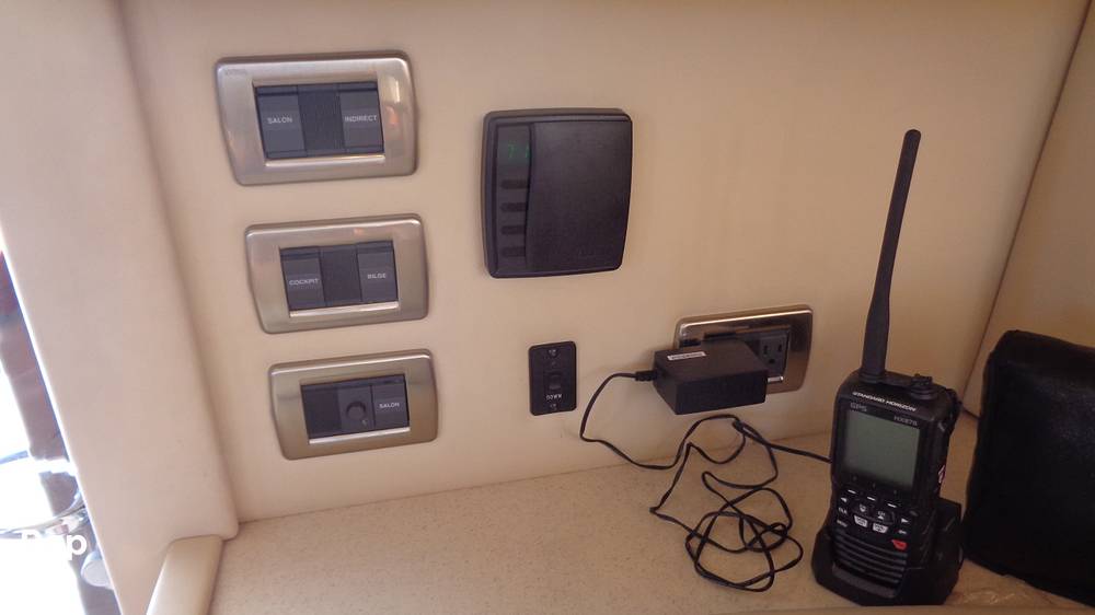 Slide: The Image of Sea Ray 480 Sedan 2004 - 142