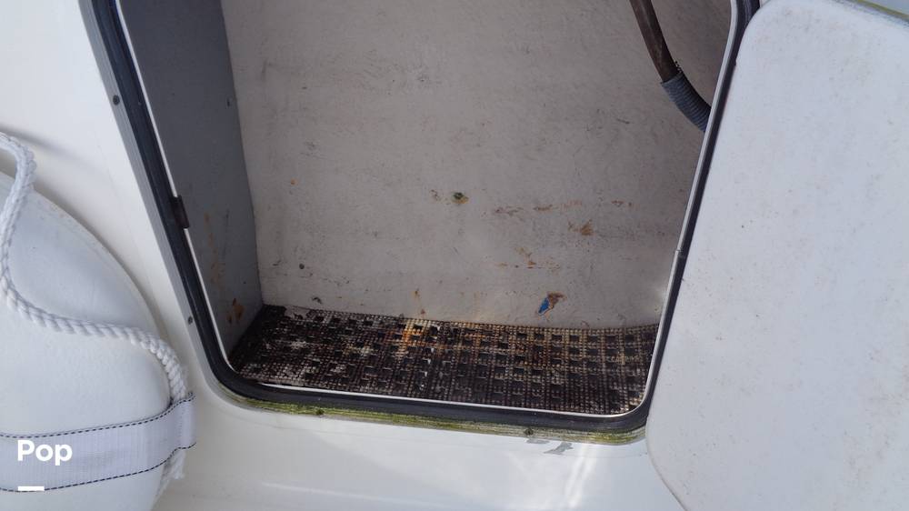 Slide: The Image of Sea Ray 480 Sedan 2004 - 27