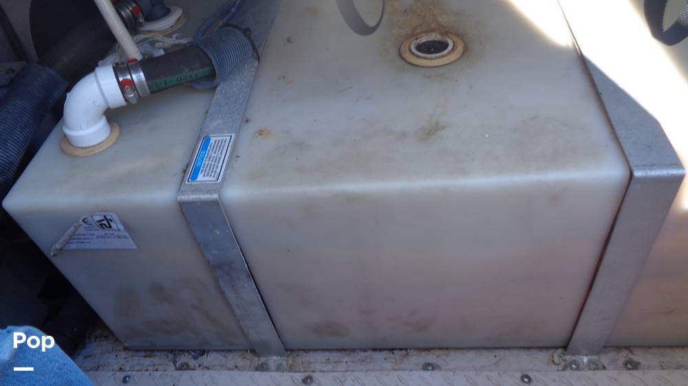 Slide: The Image of Sea Ray 480 Sedan 2004 - 30