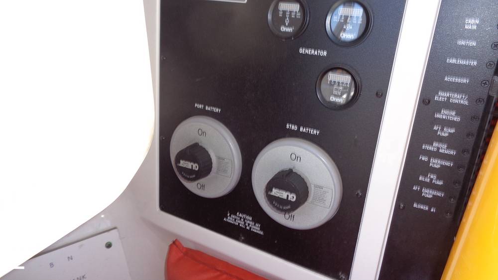 Slide: The Image of Sea Ray 480 Sedan 2004 - 39