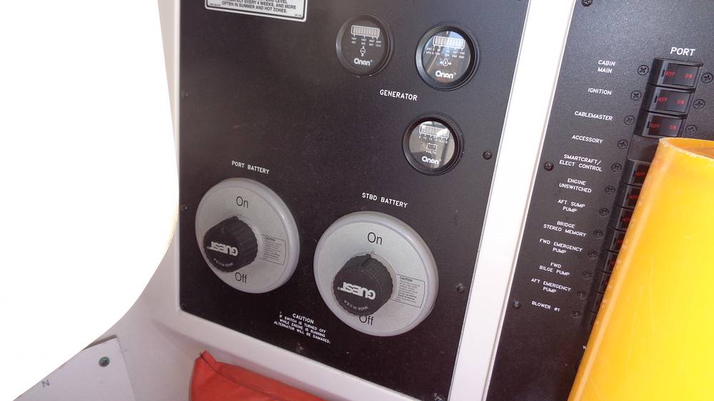 Slide: The Image of Sea Ray 480 Sedan 2004 - 40