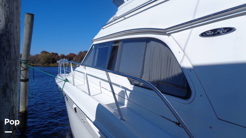 Slide: The Image of Sea Ray 480 Sedan 2004 - 5