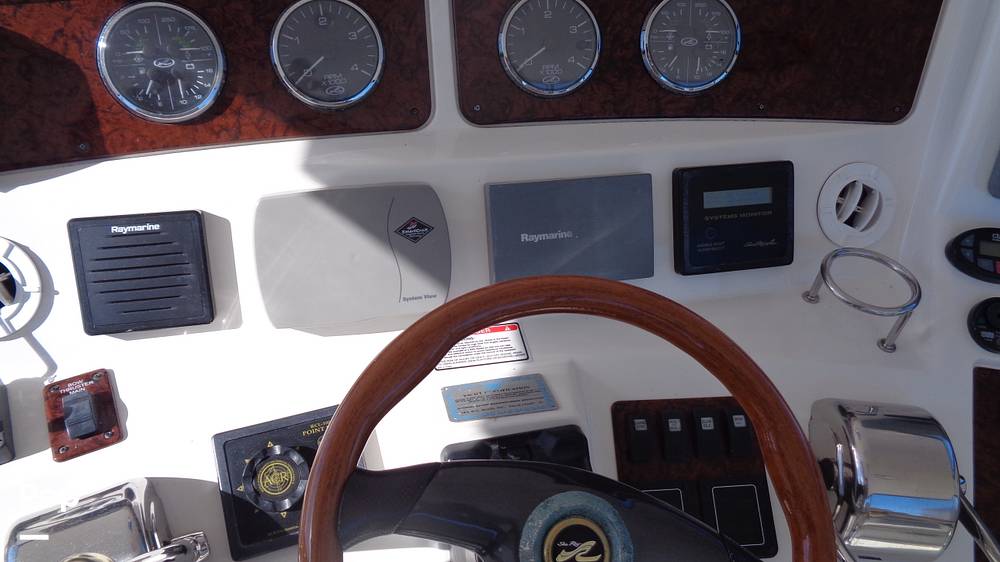 Slide: The Image of Sea Ray 480 Sedan 2004 - 69