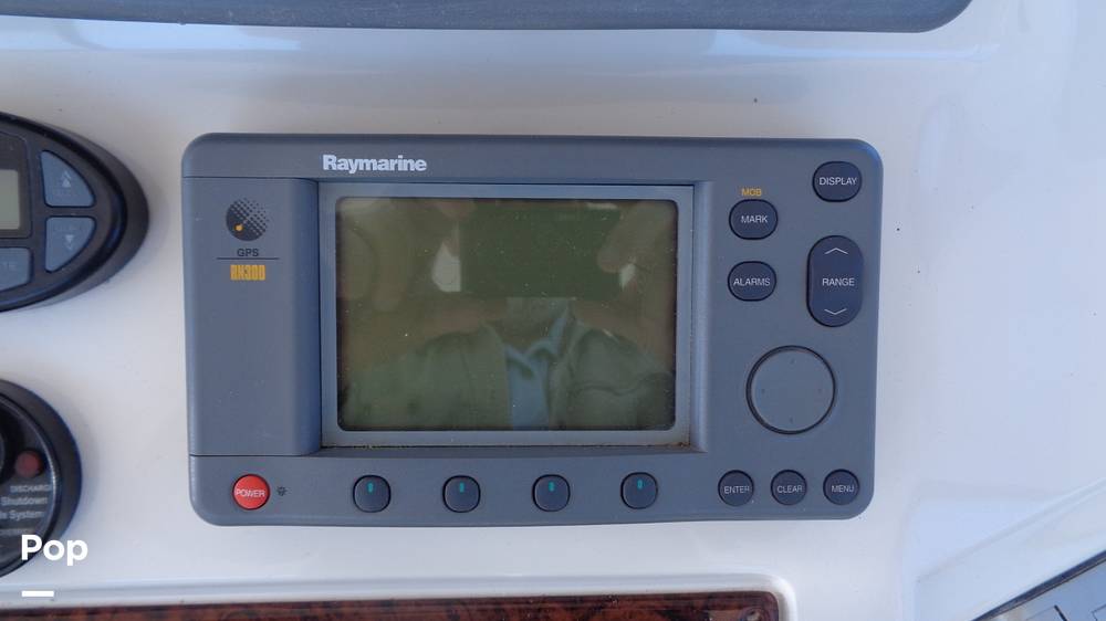 Slide: The Image of Sea Ray 480 Sedan 2004 - 80