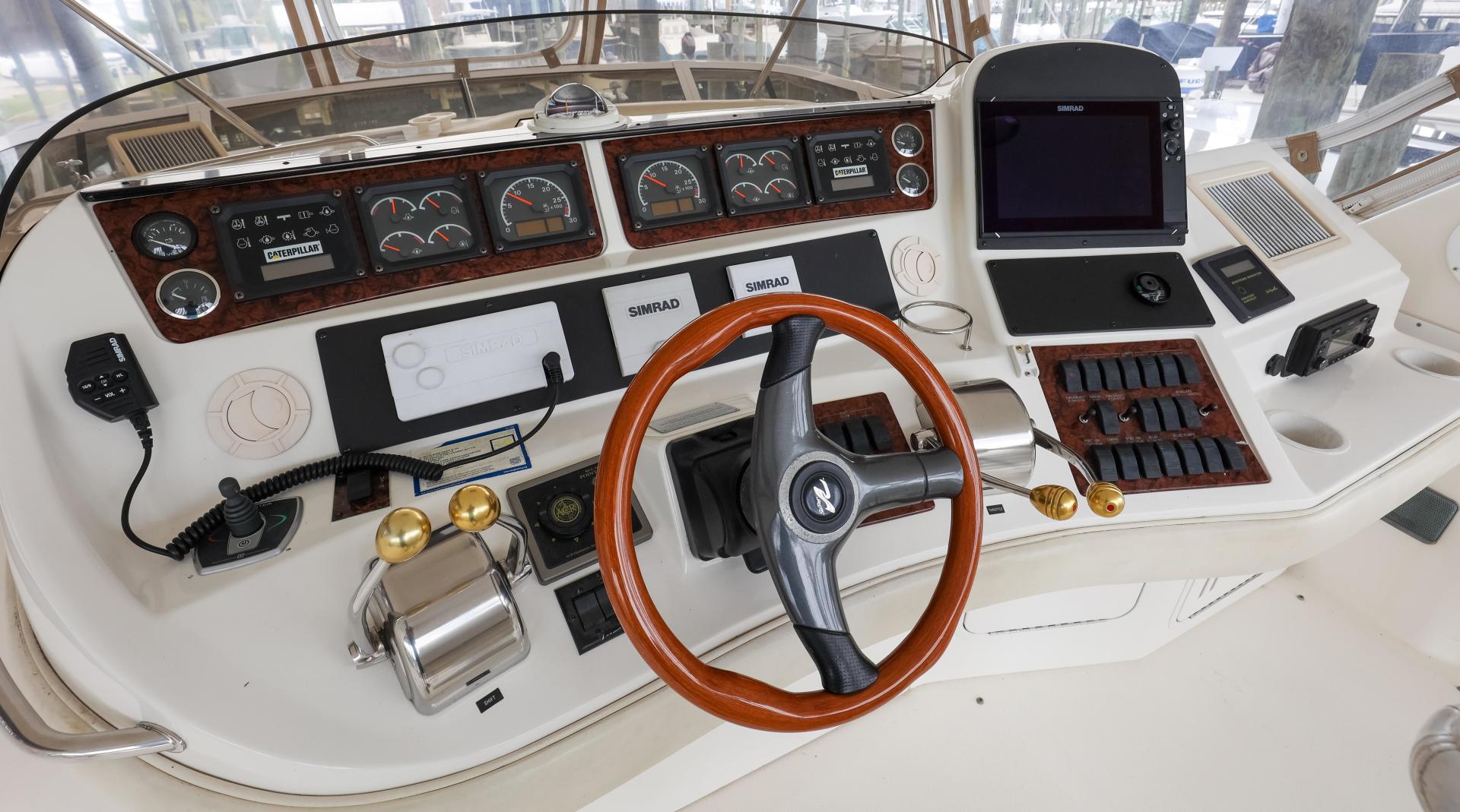 Slide: The Image of 2001 48' Sea Ray 480 Tops Off Flybridge (2) - 11