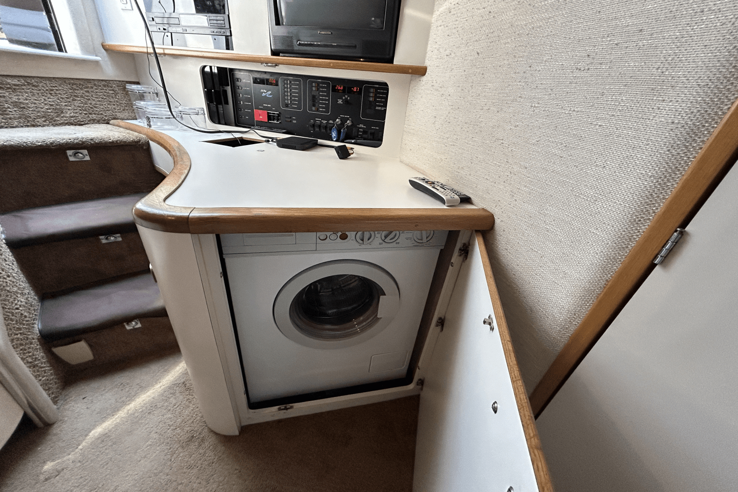 Slide: The Image of Sea Ray 50 1992 - 15