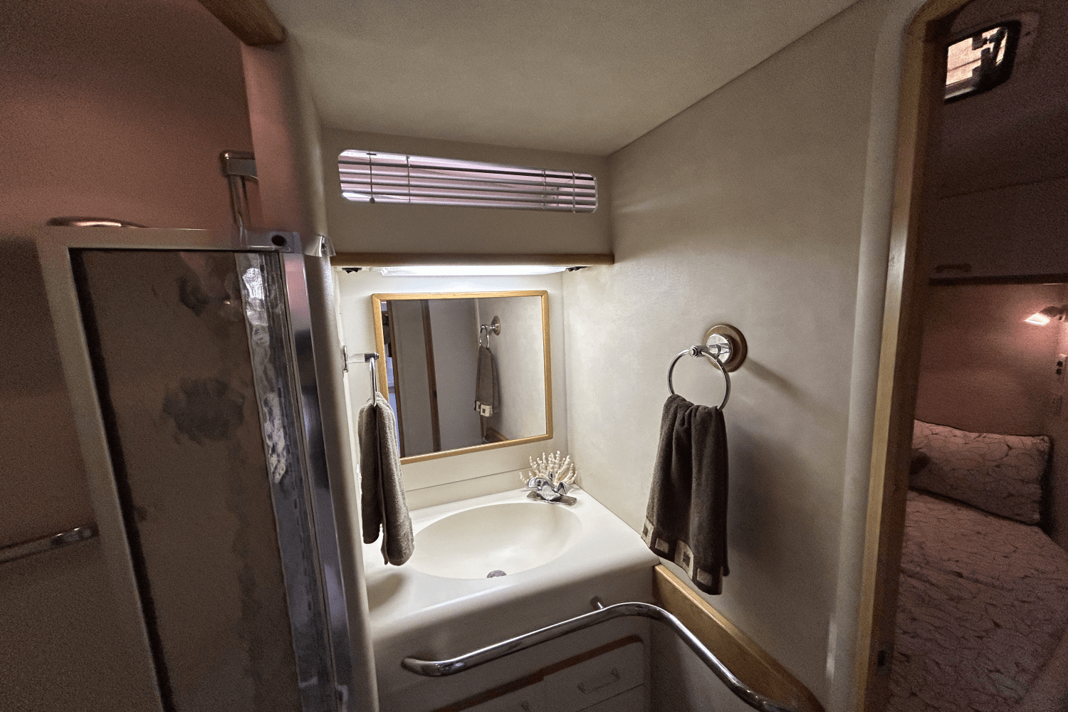 Slide: The Image of Sea Ray 50 1992 - 18