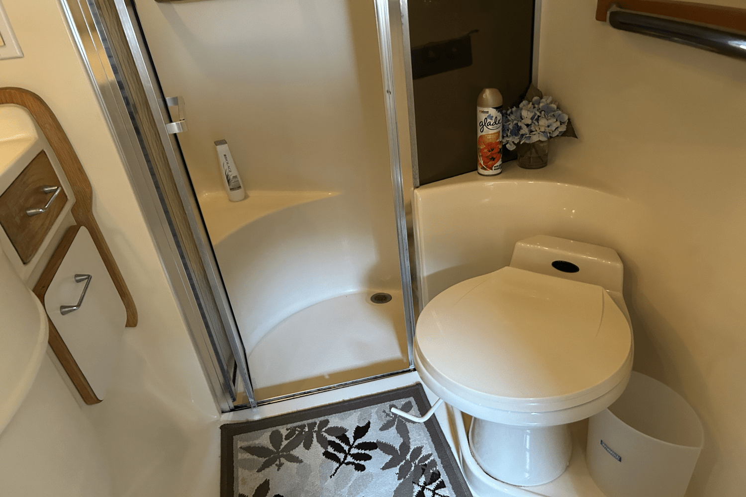 Slide: The Image of Sea Ray 50 1992 - 24