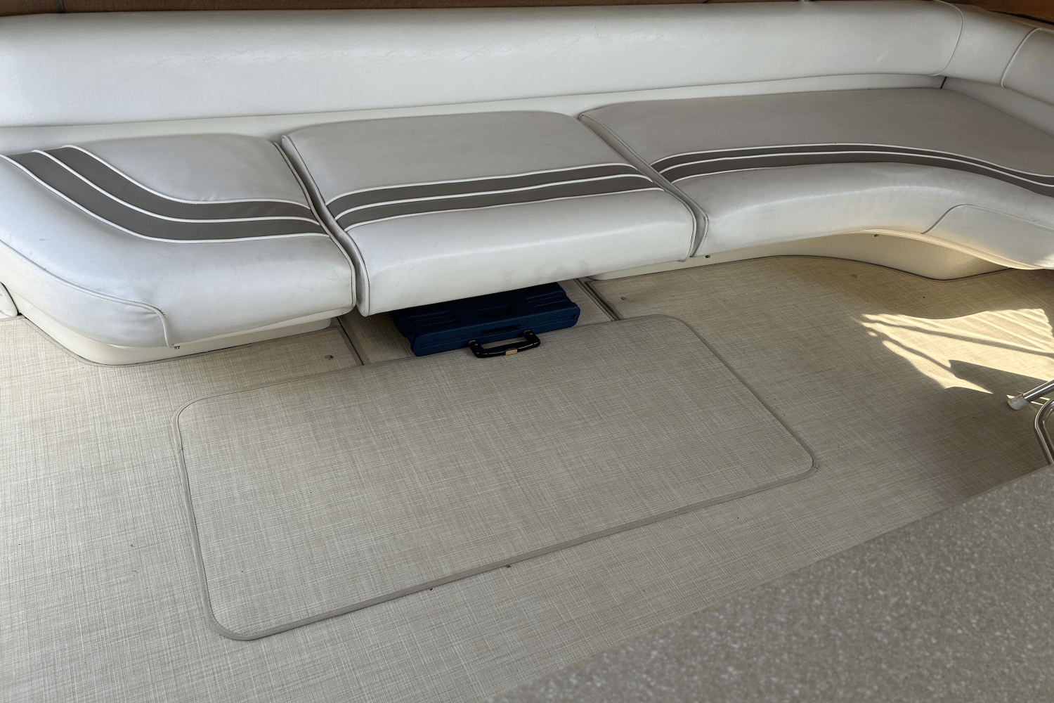 Slide: The Image of Sea Ray 50 1992 - 5