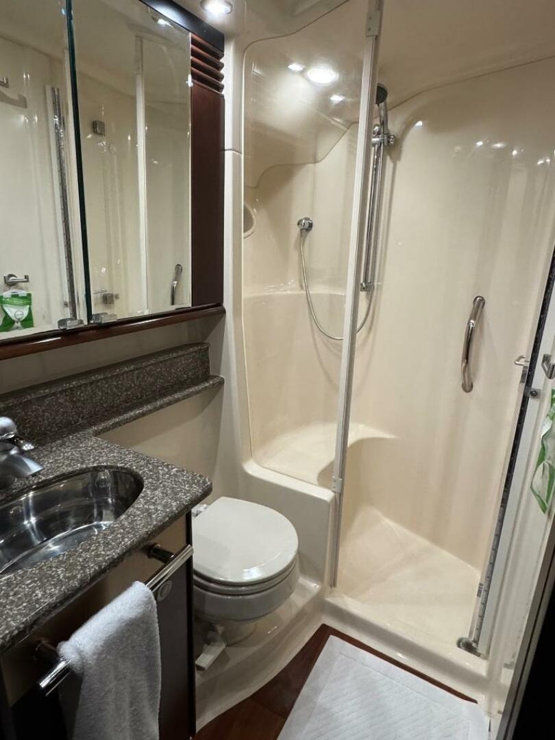 Slide: The Image of Sea Ray 500 Sedan Bridge 2005 - 5231585