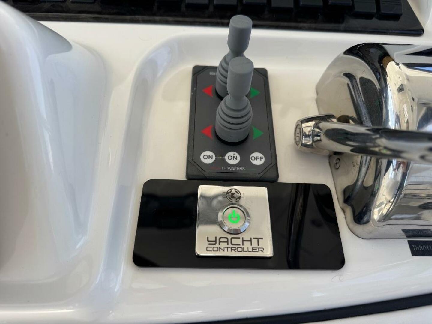 Slide: The Image of Sea Ray 500 Sedan Bridge 2005 - 5231589