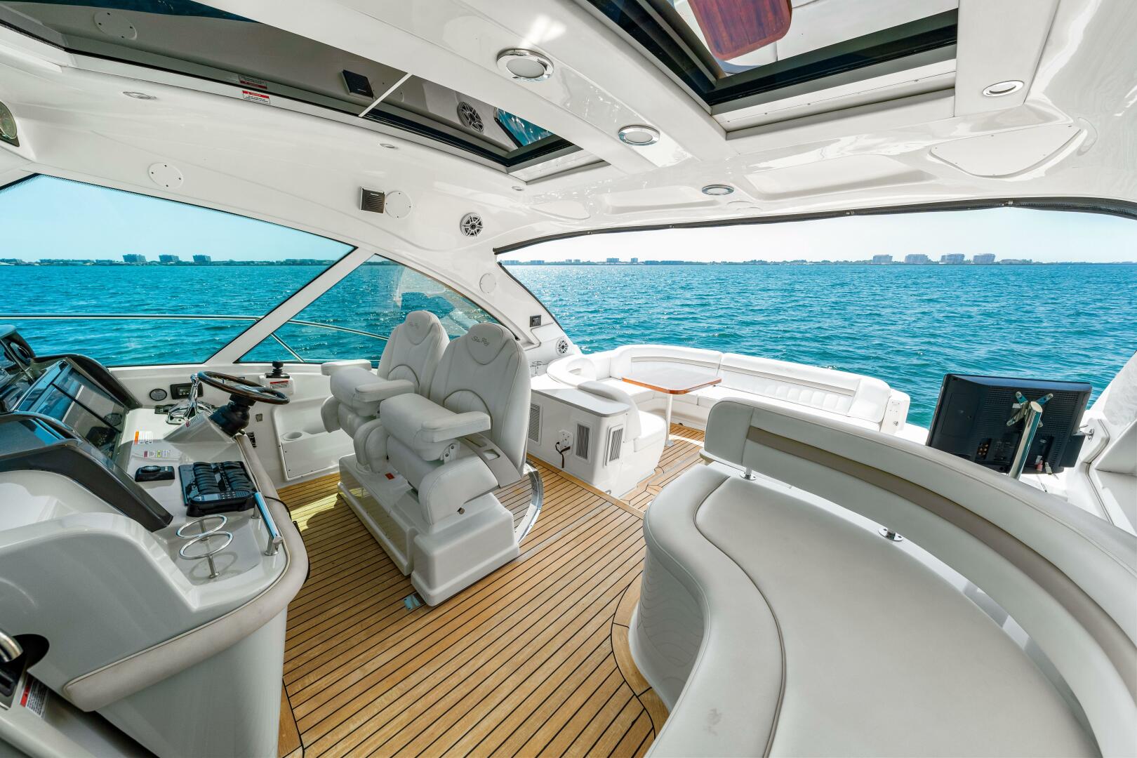 Slide: The Image of Sea Ray 500 Sundancer 2010 - 4332285