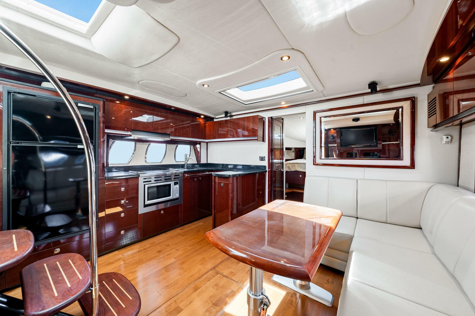 Slide: The Image of Sea Ray 500 Sundancer 2010 - 4332311