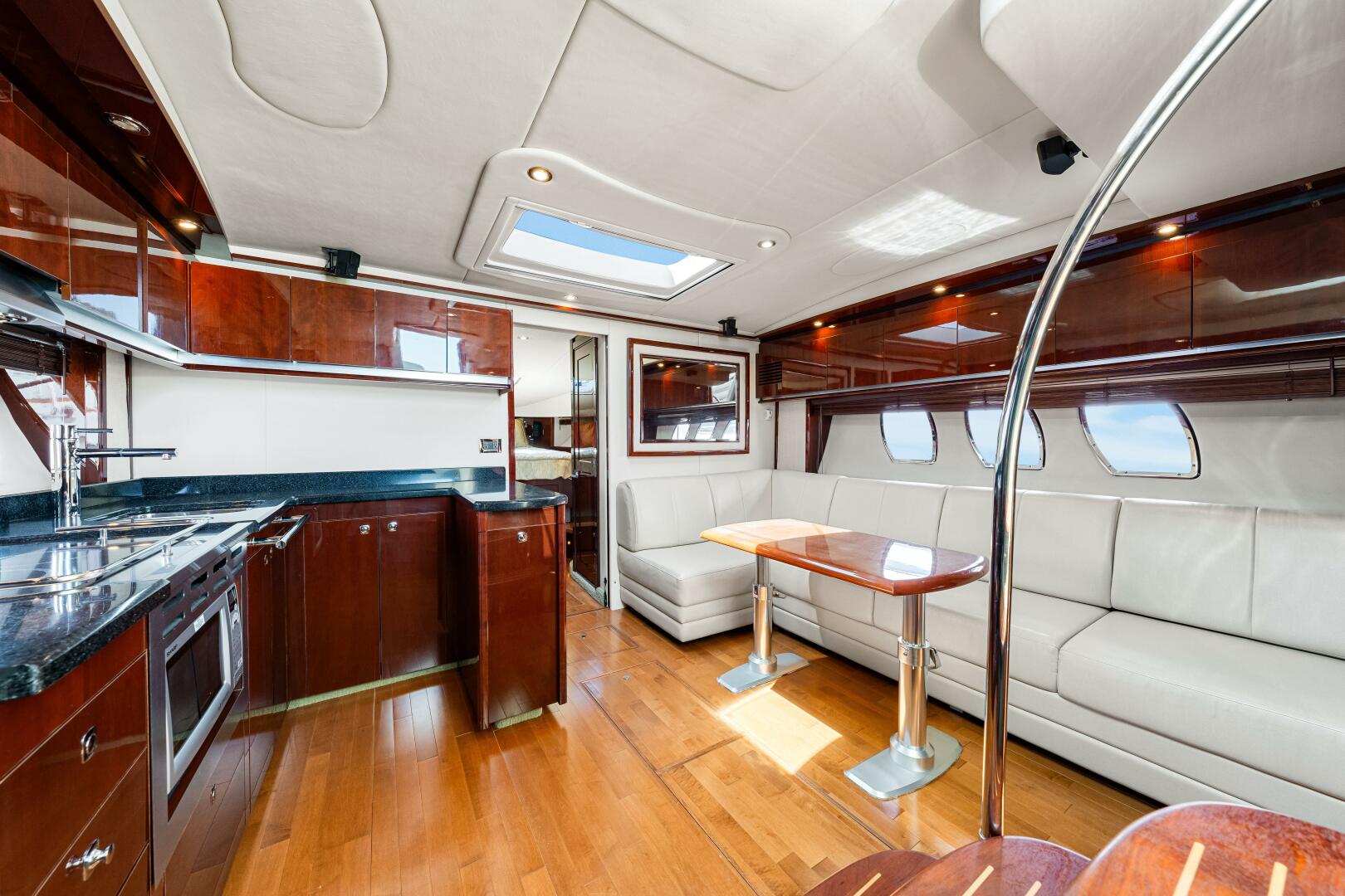 Slide: The Image of Sea Ray 500 Sundancer 2010 - 4332317