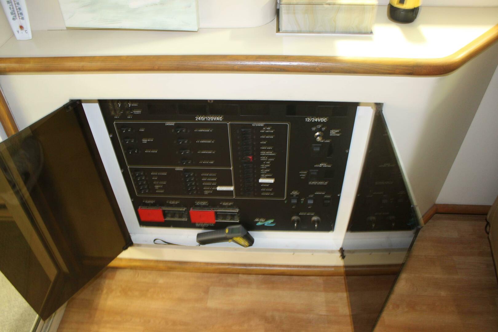 Slide: The Image of Sea Ray 50 Sedan Bridge 1990 - 4430773