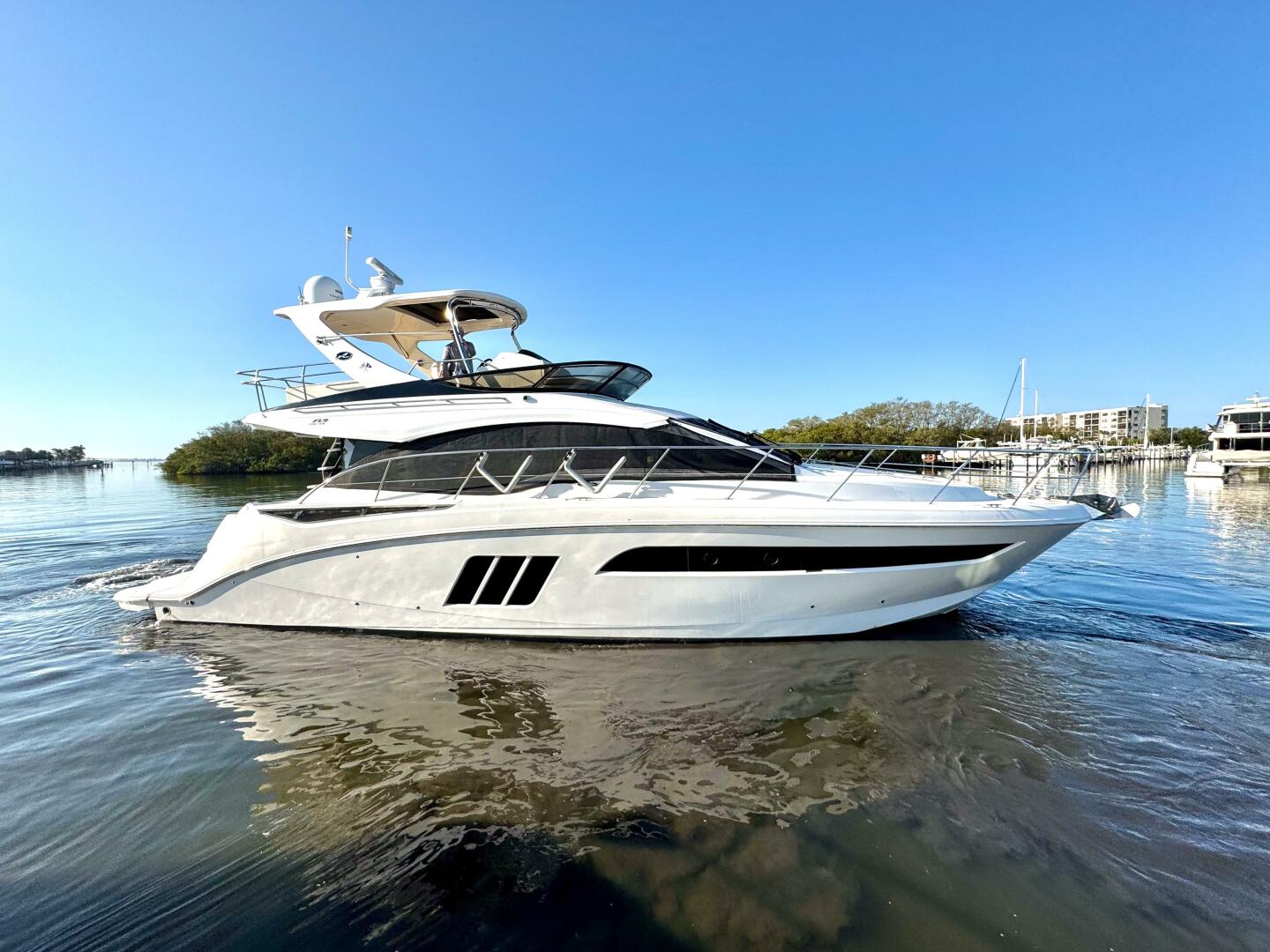 Slide: The Image of Sea Ray 510 Fly 2016 - 5184457