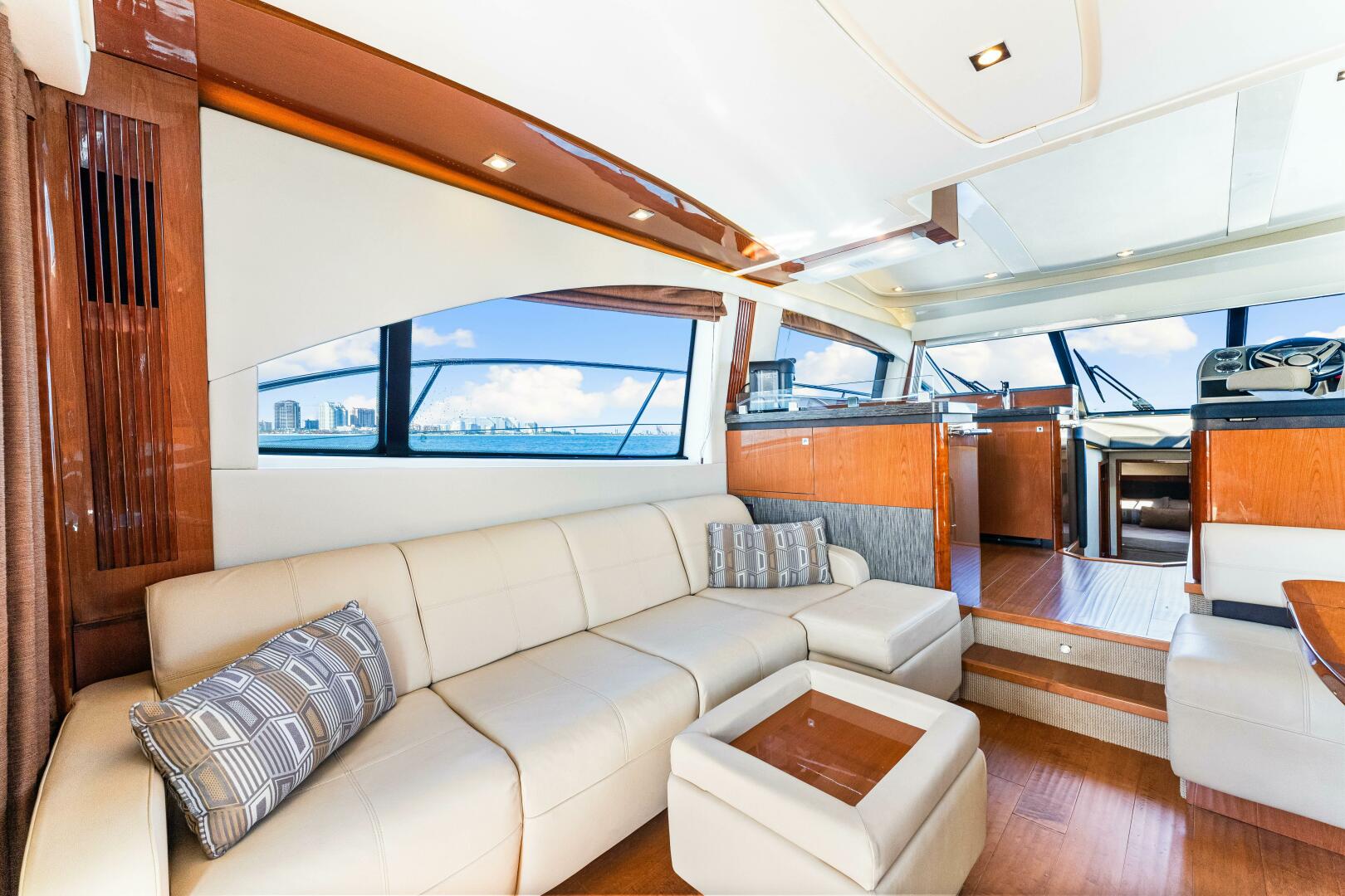 Slide: The Image of Sea Ray 510 Fly 2016 - 4102313