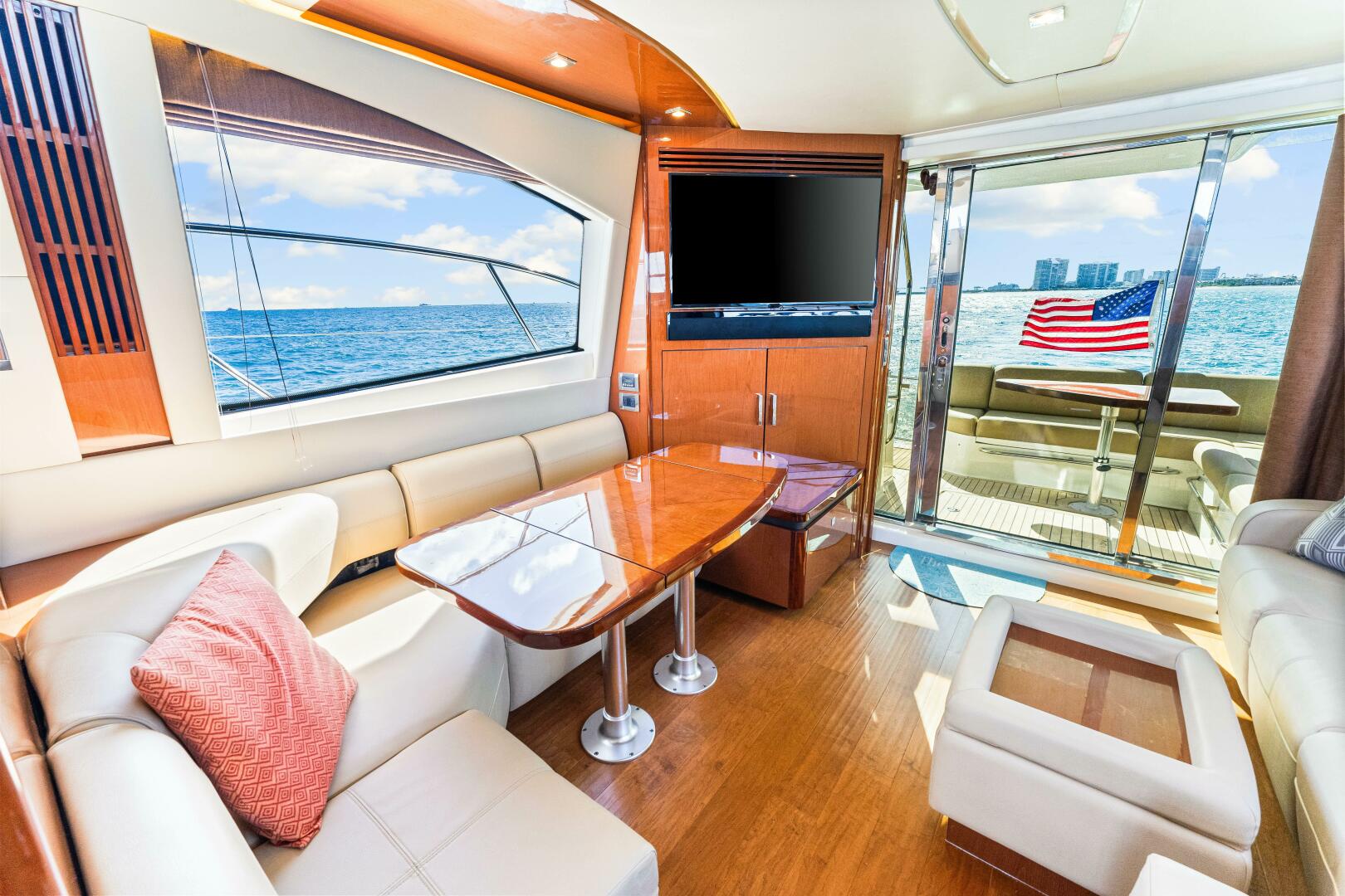 Slide: The Image of Sea Ray 510 Fly 2016 - 4102317