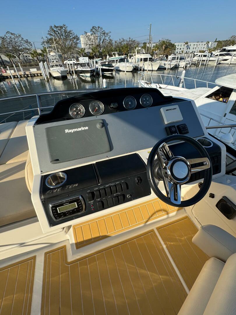 Slide: The Image of Sea Ray 510 Fly 2016 - 5184495
