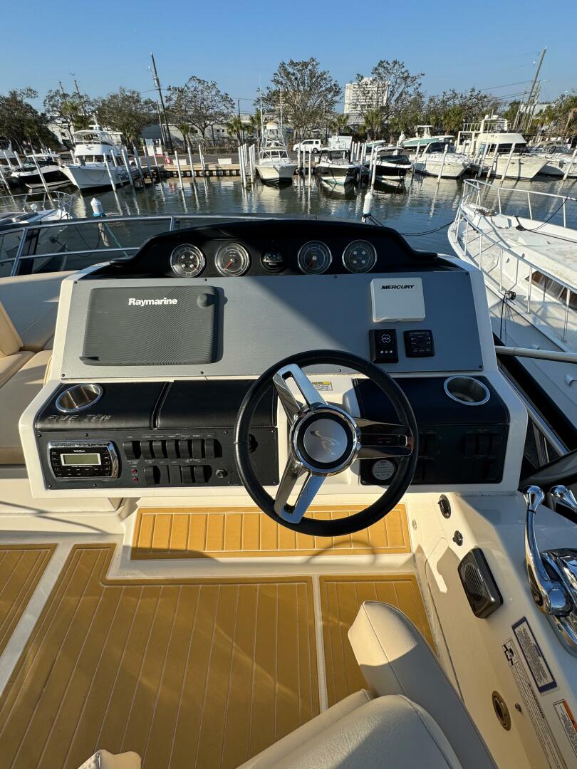 Slide: The Image of Sea Ray 510 Fly 2016 - 5184497