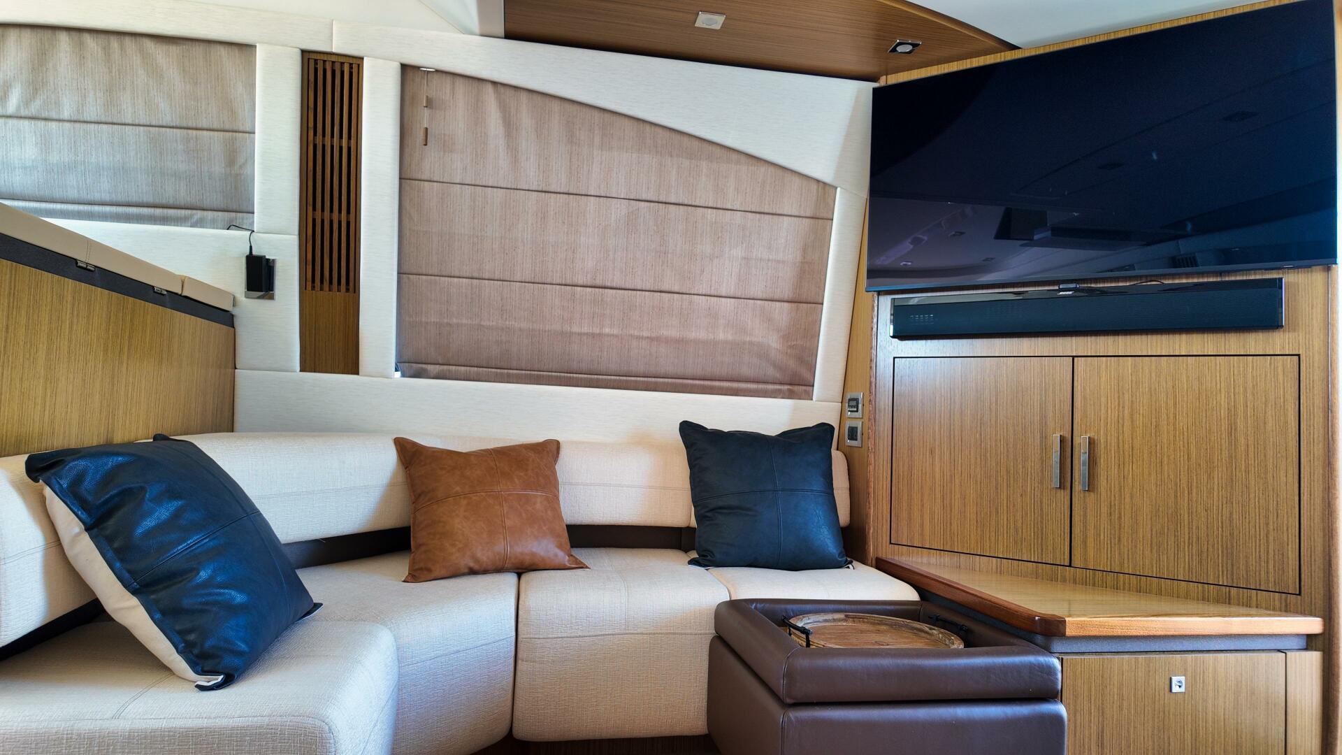 Slide: The Image of Sea Ray 510 Fly 2018 - 5069203