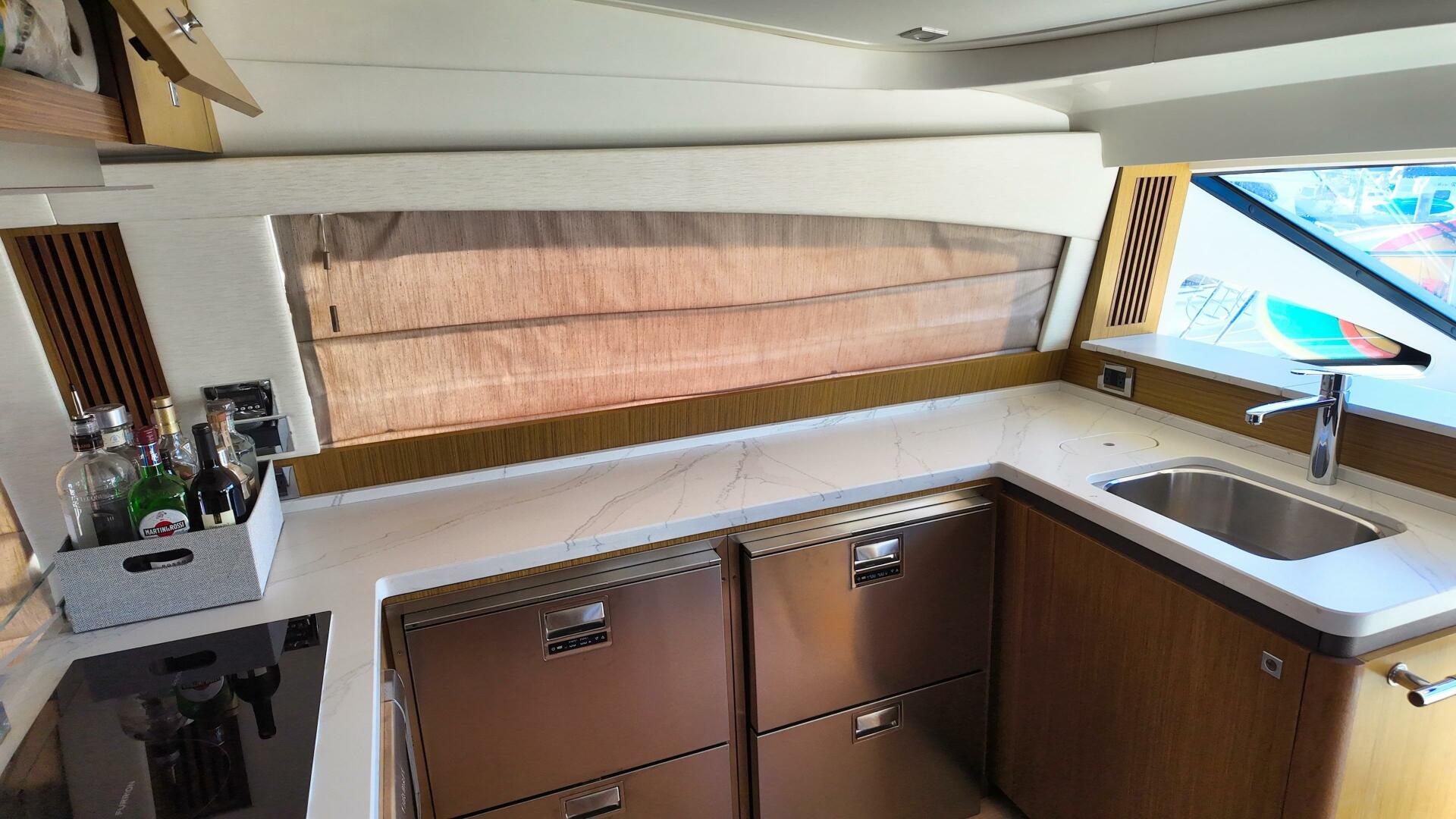 Slide: The Image of Sea Ray 510 Fly 2018 - 5069190
