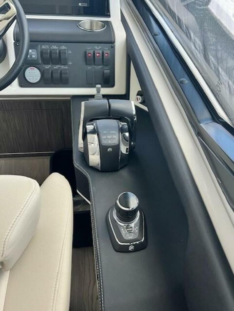 Slide: The Image of Sea Ray 510 Sundancer 2018 - 4632507