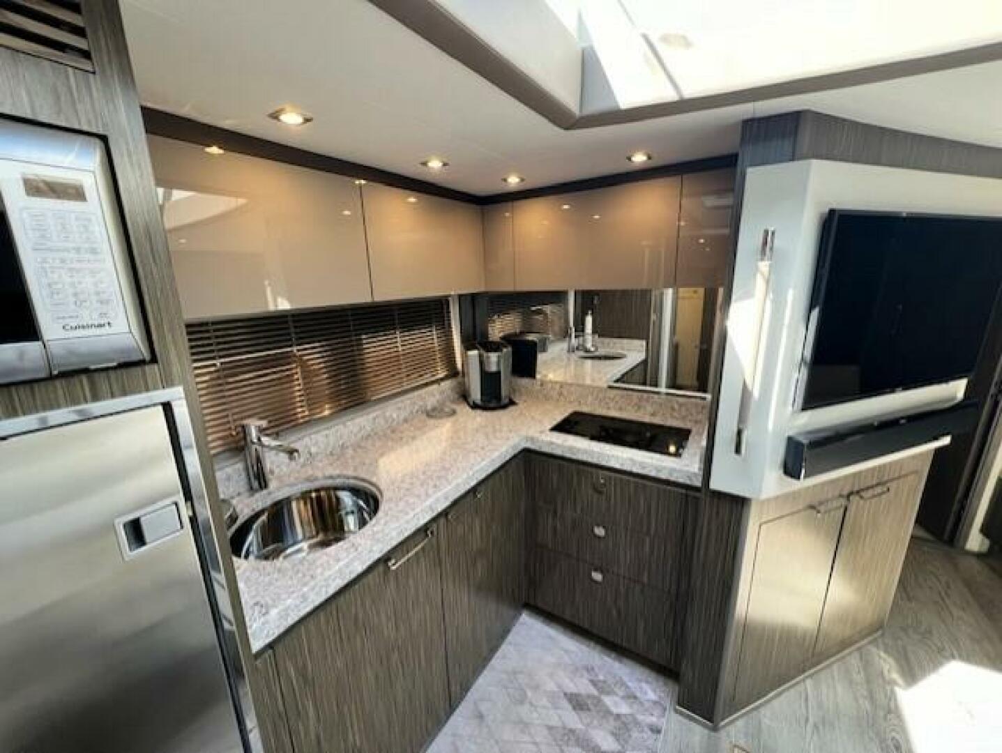 Slide: The Image of Sea Ray 510 Sundancer 2018 - 4632519