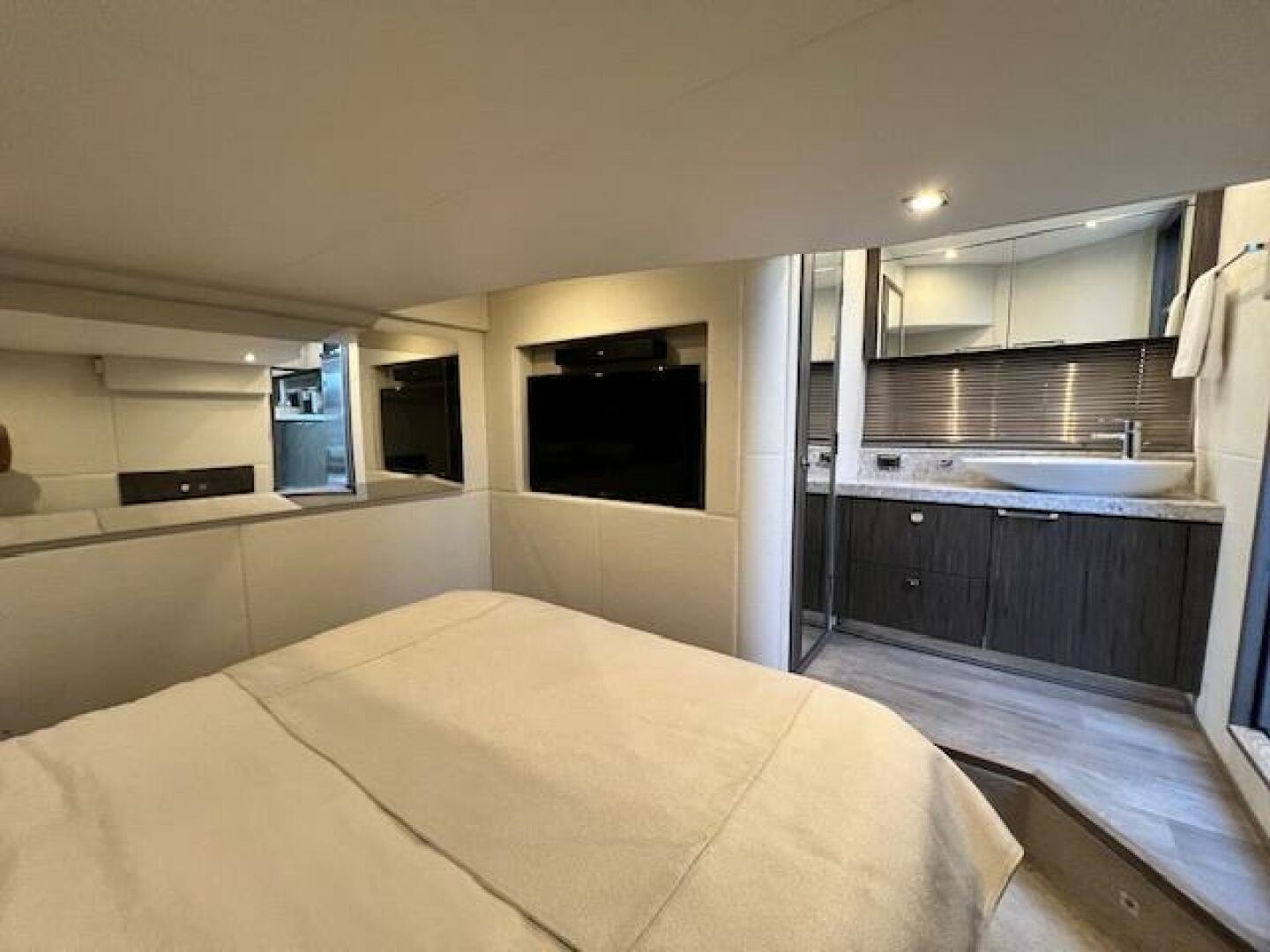 Slide: The Image of Sea Ray 510 Sundancer 2018 - 4632527