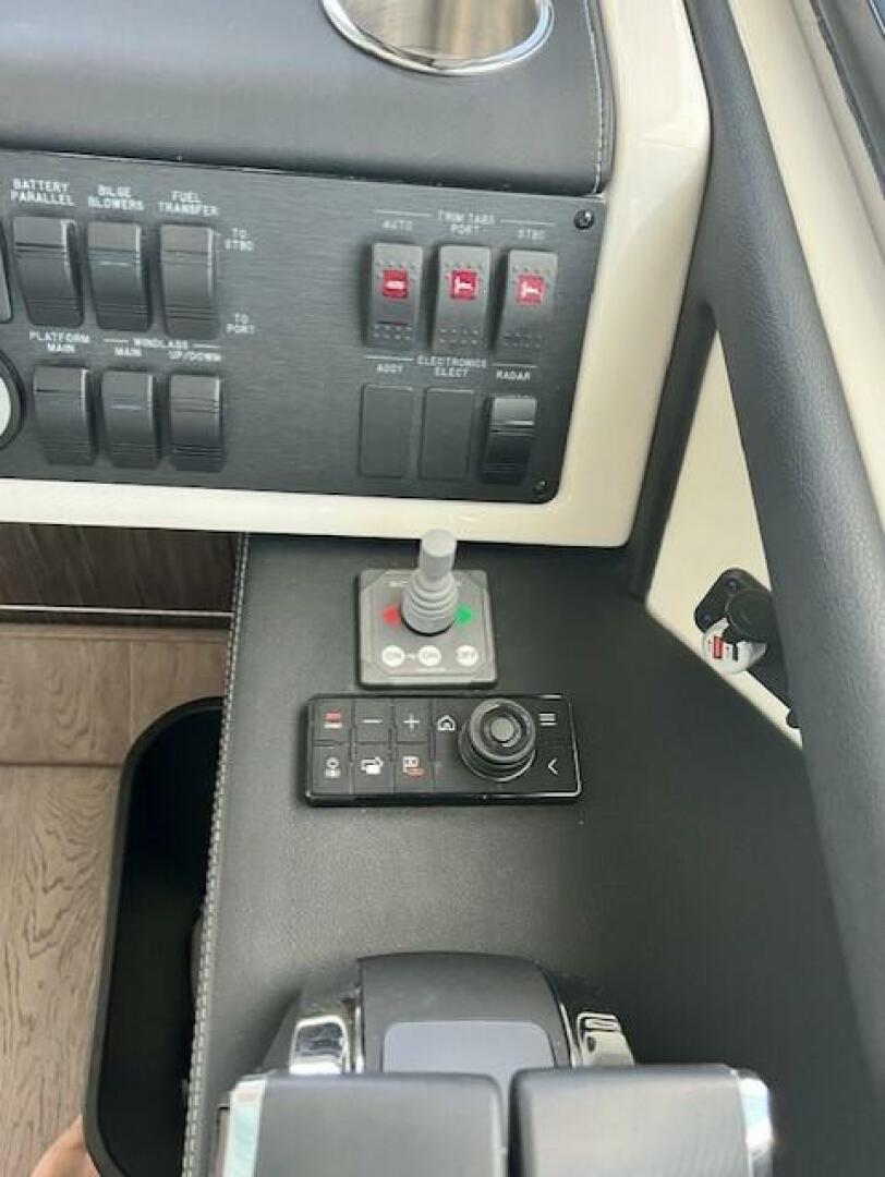 Slide: The Image of Sea Ray 510 Sundancer 2018 - 4632508