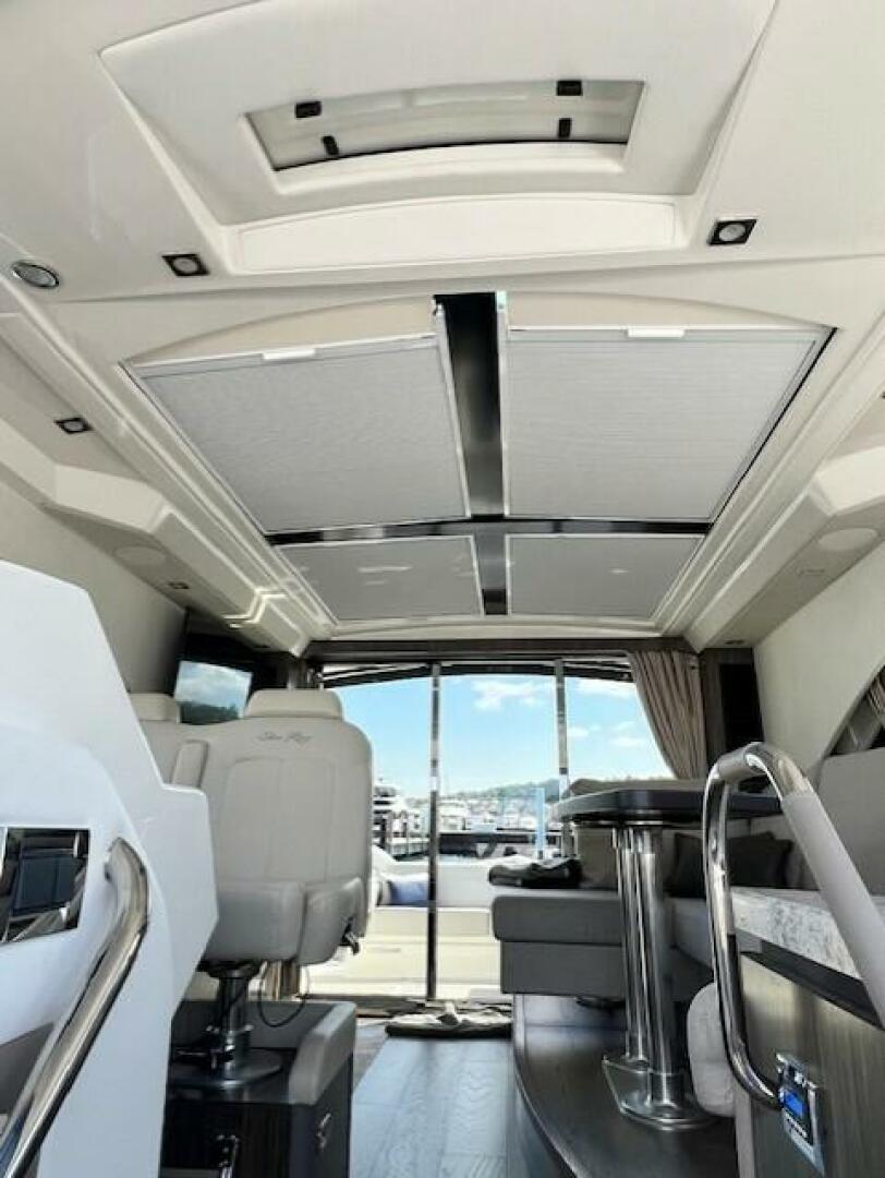 Slide: The Image of Sea Ray 510 Sundancer 2018 - 4632515