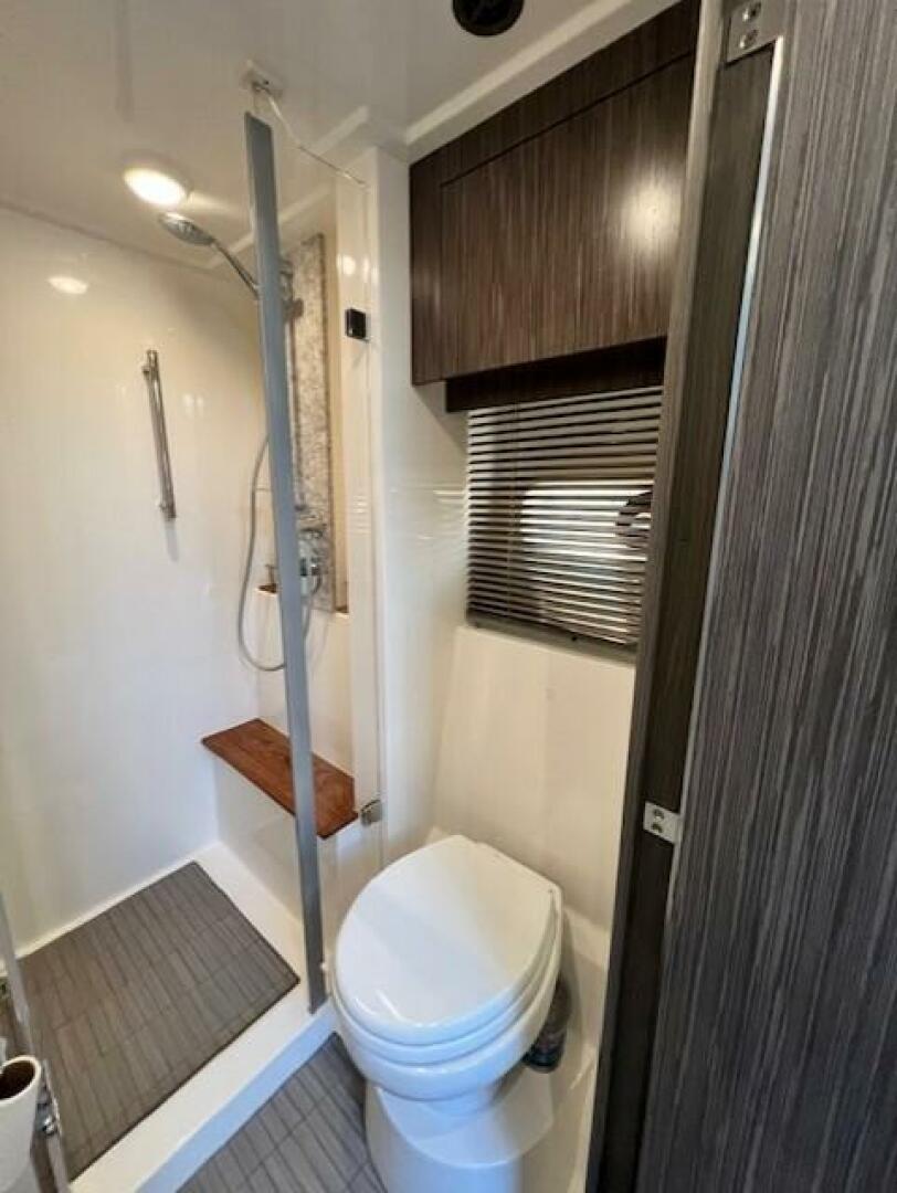 Slide: The Image of Sea Ray 510 Sundancer 2018 - 4632532