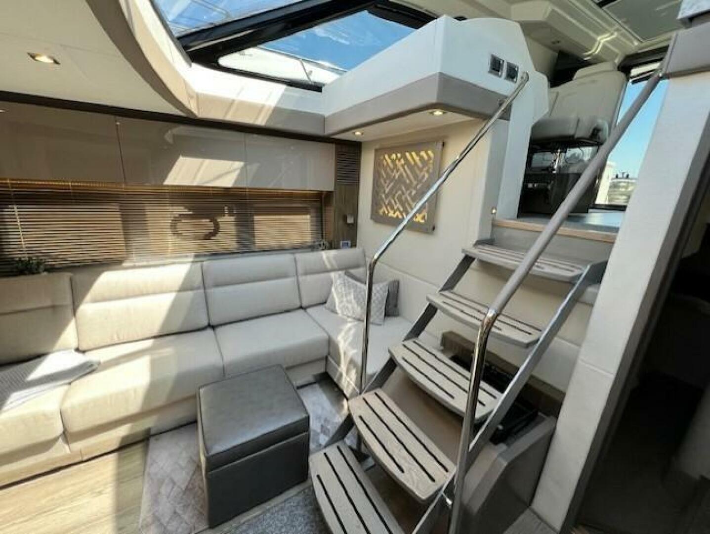 Slide: The Image of Sea Ray 510 Sundancer 2018 - 4632535